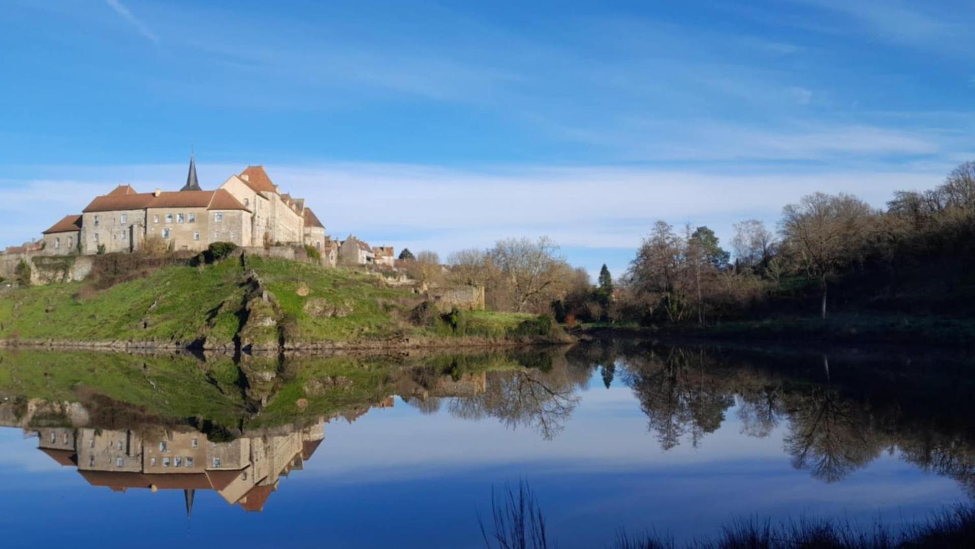 Gite "La Petite" Saint-Benoit-du-Sault Esterno foto