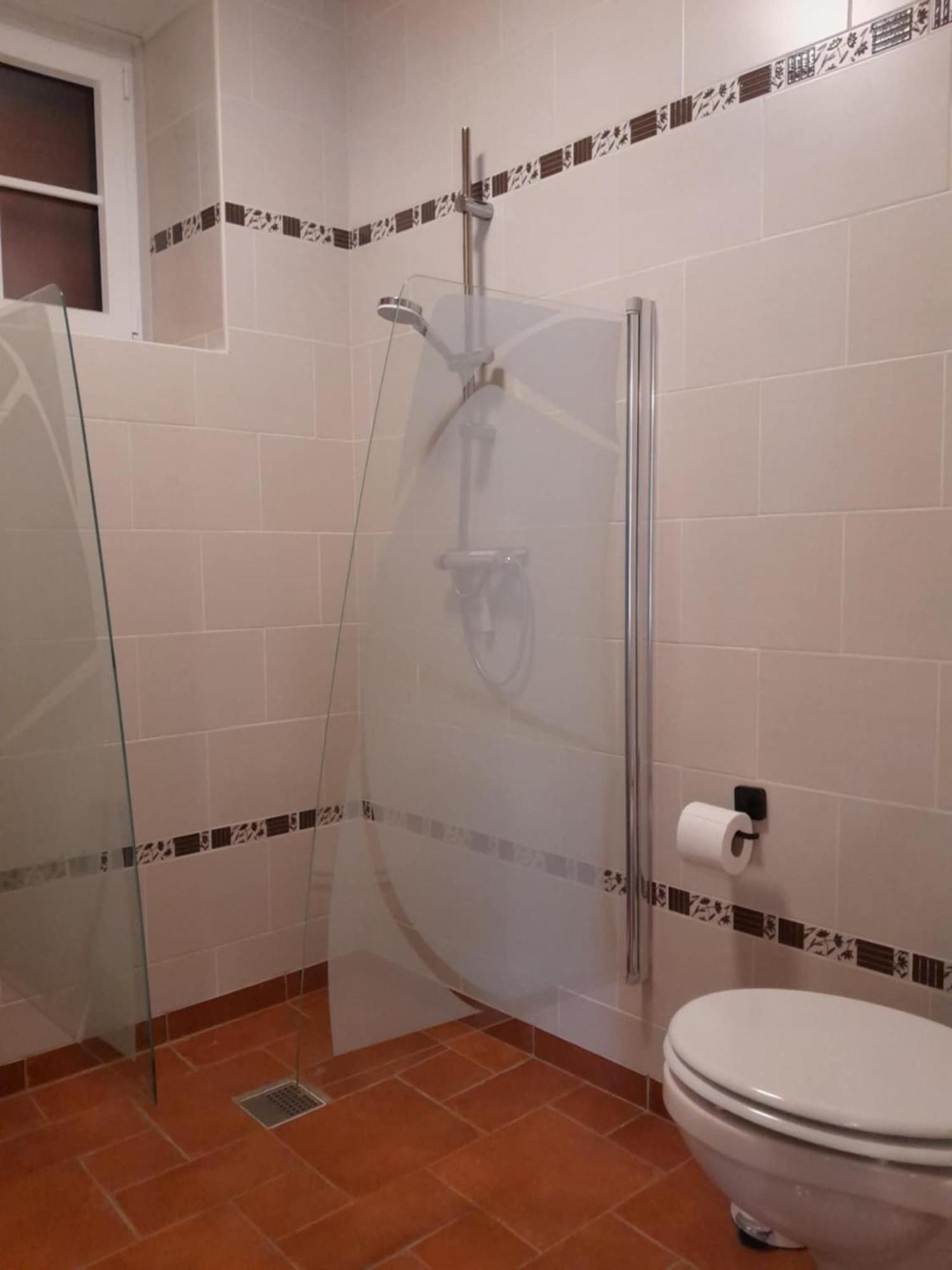 Gite "La Petite" Saint-Benoit-du-Sault Esterno foto